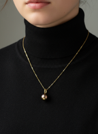 Iriza Multkolora Perla Pendkolĉeno - Ora Ĉeno kun Brileta Ĉielarka Brilo 