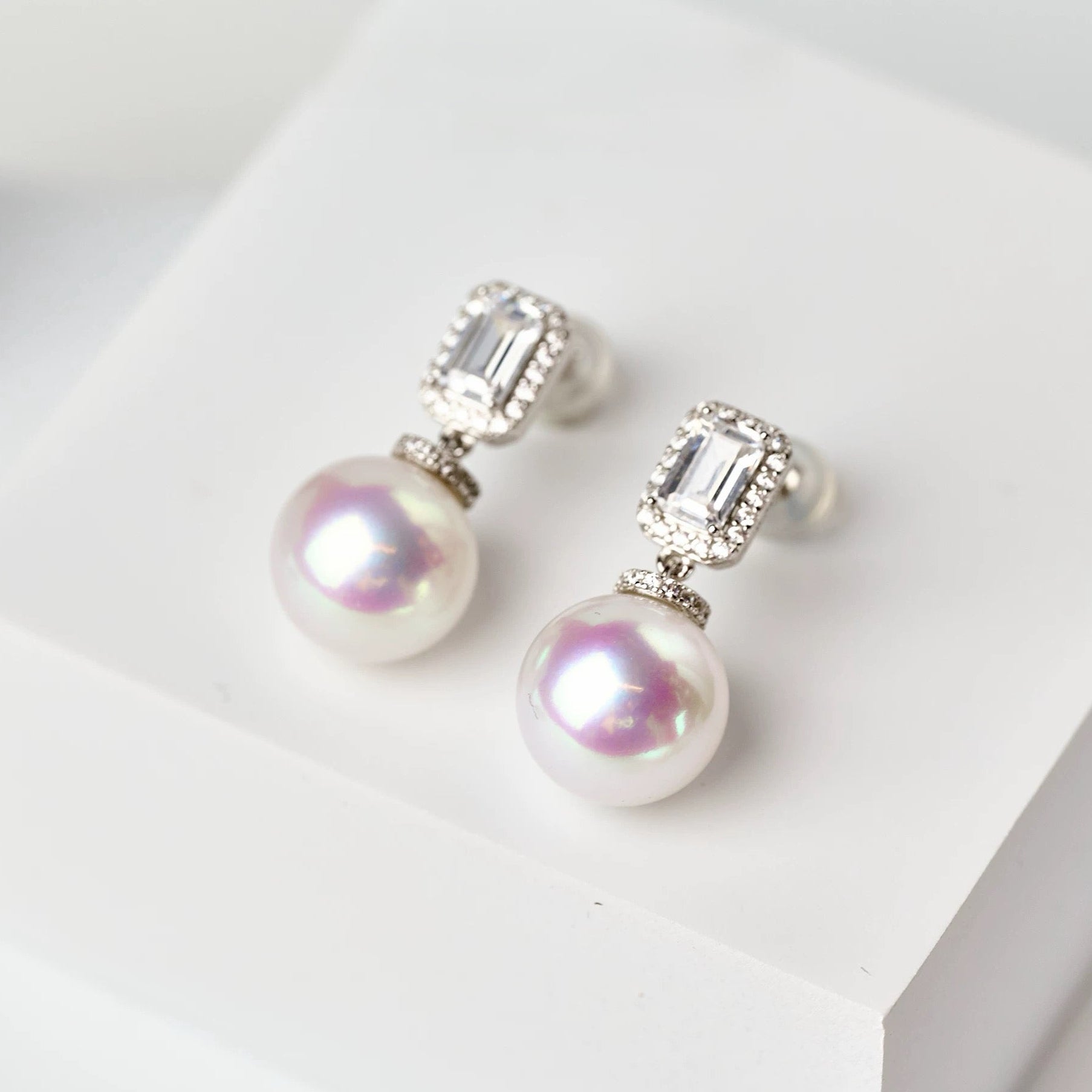 Elegant Pearl and Crystal Drop Earrings – Iridescent Freshwater Pearl with Rectangular Crystal Accents
