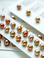 Iriza Multkolora Perla Pendkolĉeno - Ora Ĉeno kun Brileta Ĉielarka Brilo 