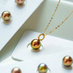 Iriza Multkolora Perla Pendkolĉeno - Ora Ĉeno kun Brileta Ĉielarka Brilo 