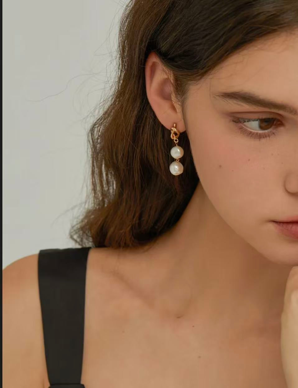 Asymmetric Pearl Drop Earrings - Modern Gold-Tone Design with Cultured Pearls