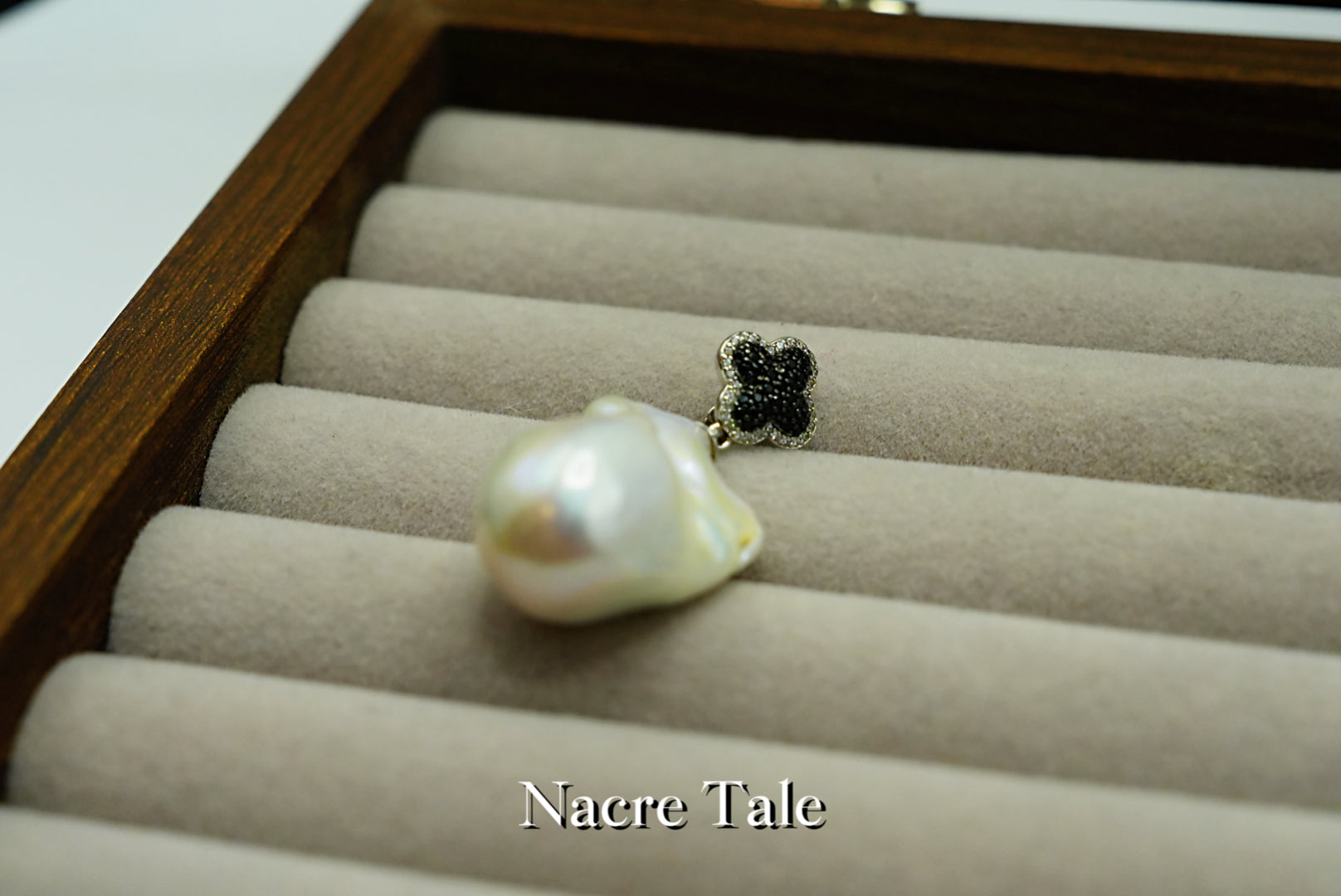 Nacre Tale Baroque Pearl & Black Diamond Pendant - Sterling Silver with Four-Leaf Clover Motif