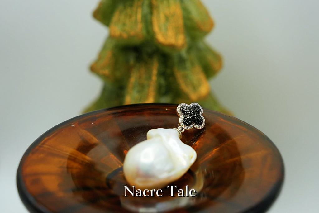 Nacre Tale Baroque Pearl & Black Diamond Pendant - Sterling Silver with Four-Leaf Clover Motif