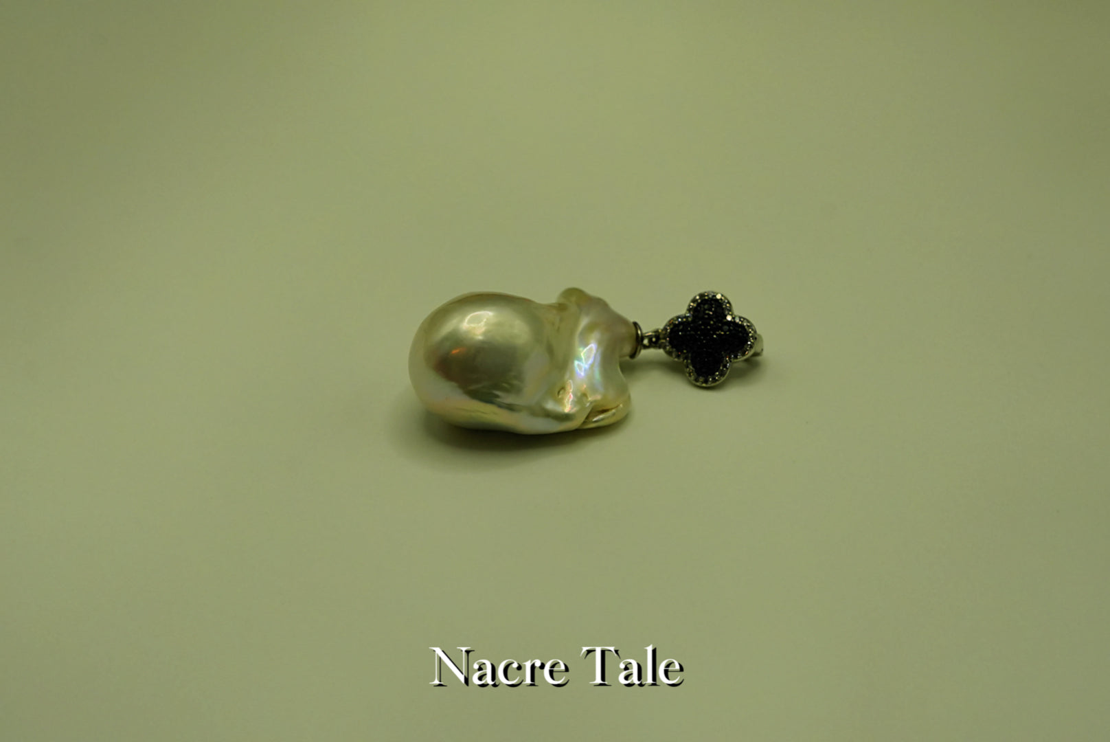 Nacre Tale Baroque Pearl & Black Diamond Pendant - Sterling Silver with Four-Leaf Clover Motif