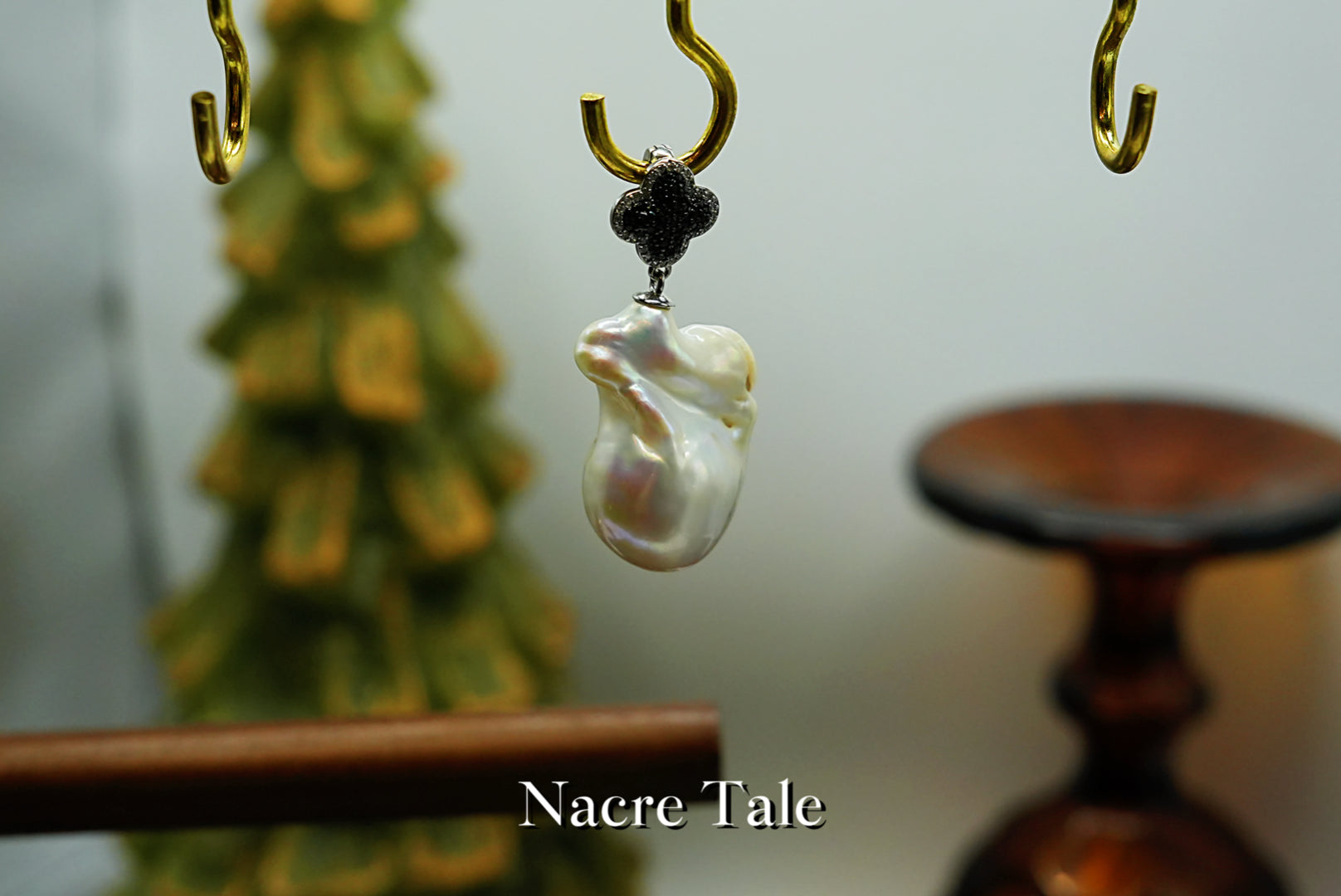 Nacre Tale Baroque Pearl & Black Diamond Pendant - Sterling Silver with Four-Leaf Clover Motif