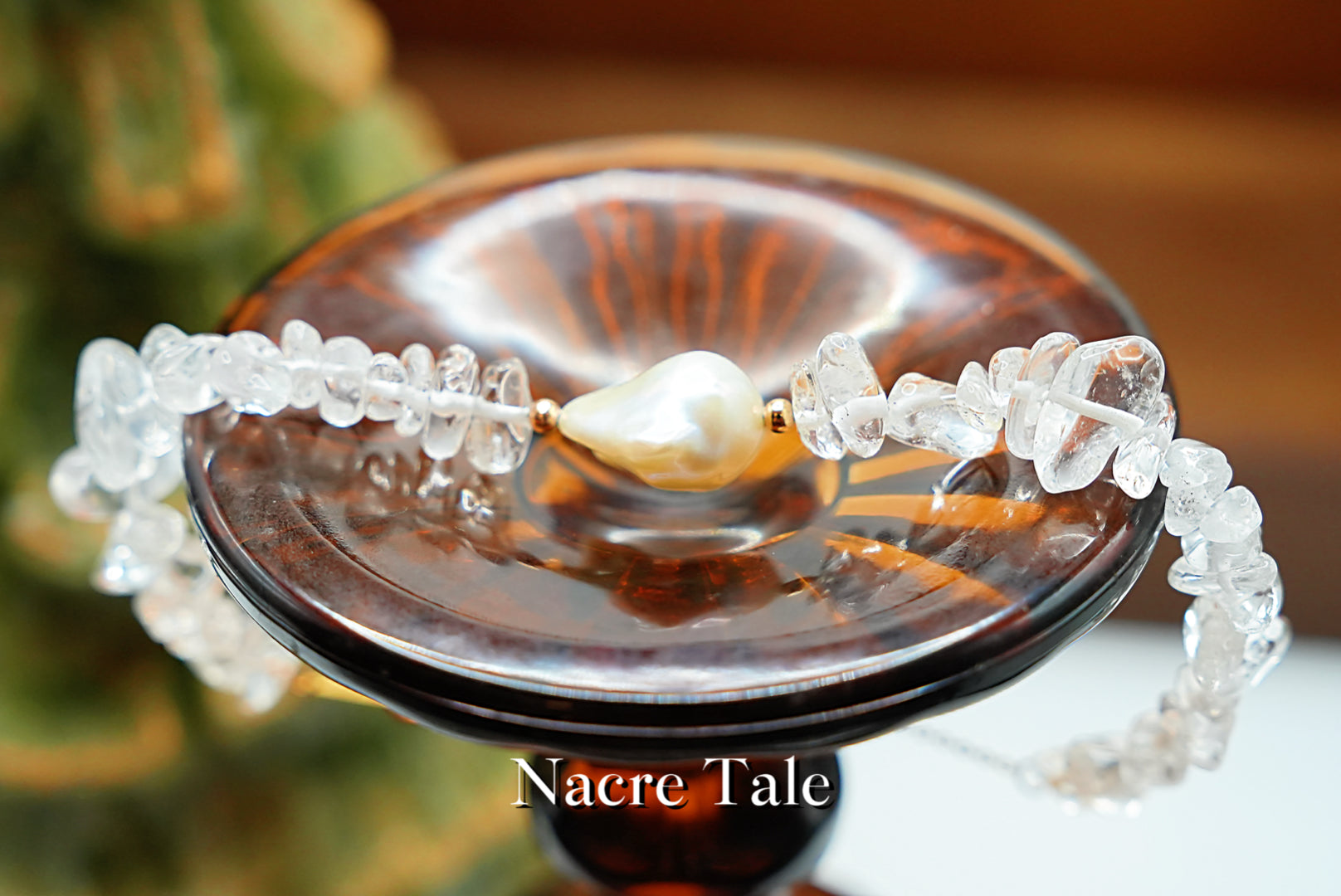 Nacre Tale Baroque Pearl & Crystal Bracelet - Gold-tone Chain with Natural Baroque Pearl