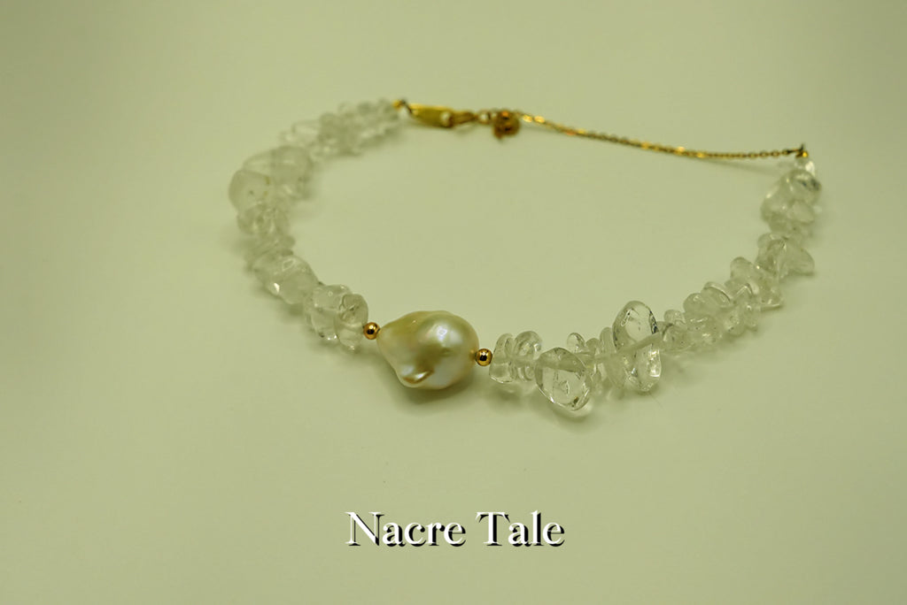 Nacre Tale Baroque Pearl & Crystal Bracelet - Gold-tone Chain with Natural Baroque Pearl