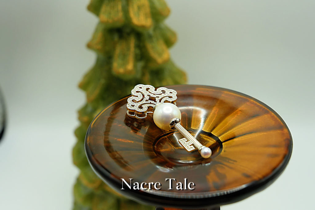 Nacre Tale Key to Elegance Pearl Pendant - Sterling Silver with Natural Pearl